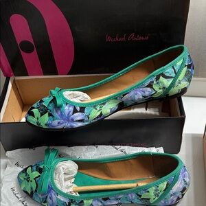 Michael Antonio Green Floral Flats